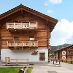 Апартаменты Leur Gusja Golp Trilocale