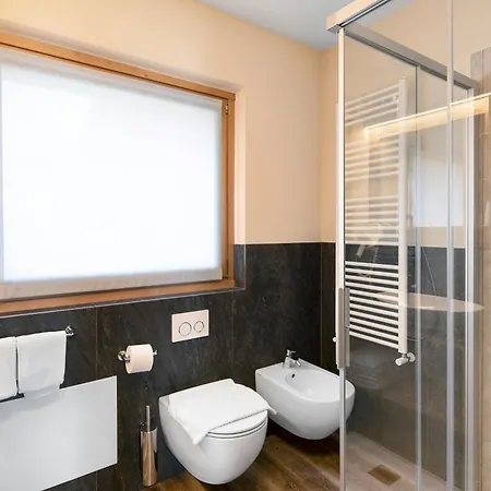 Leur Gusja Golp Trilocale Apartamento *