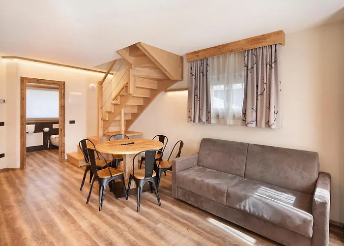 Leur Gusja Golp Trilocale Apartamento *